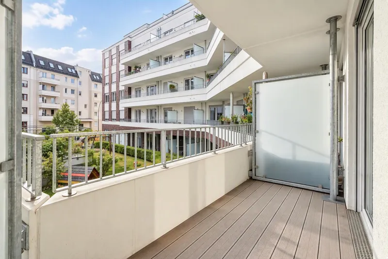 Traumwohnung in Friedrichsfelde. Balkon an jedem Zimmer. — photo 1